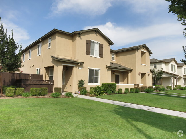 Building Photo - Tapestry at Silverwood Rental