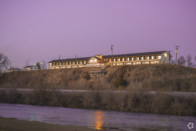 Building Photo - Spring River Commons Rental