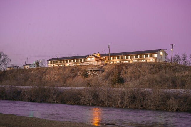 Building Photo - Spring River Commons Rental