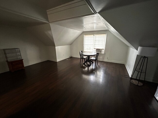 Photo - 320 W Bolivar St