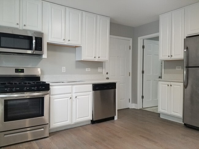 Photo - 1458 W Melrose St Unit 2F