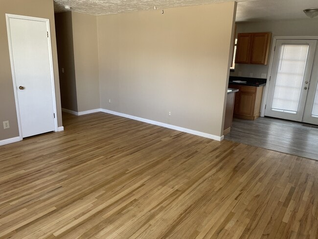 Photo - 69 N Allen St