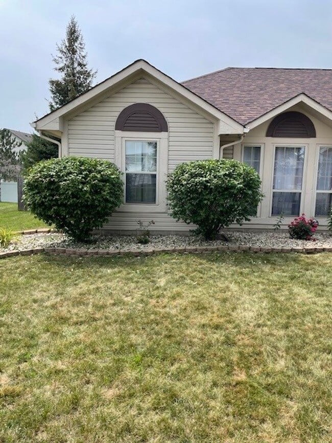 Photo - AVAILABLE 1/1/2026- 3 Bedroom / 2 Full Bath Home in Englewood!