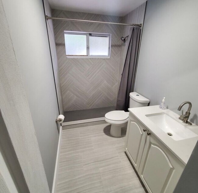 Photo - 9942 SW 154th St