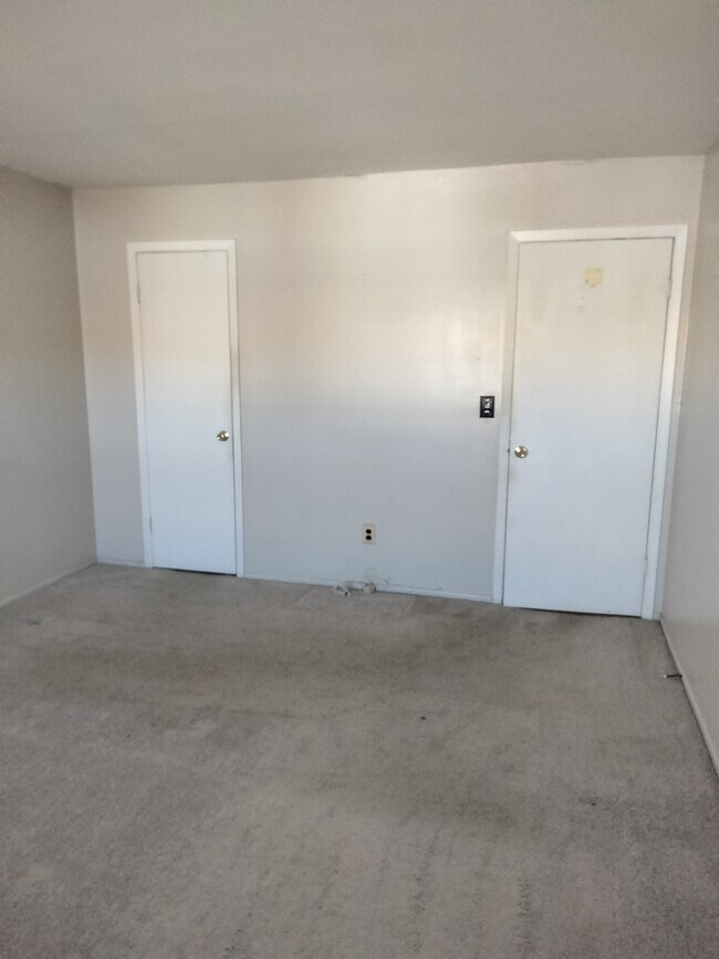 706 N Oaks Blvd Condo Unit 706 North Oaks Blvd Condo for Rent in