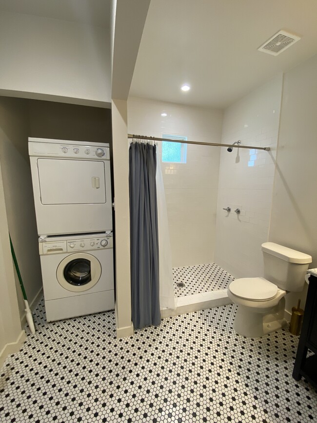 Photo - 6700 Columbia Dr