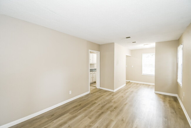 Photo - 1031 Bunker Hill Blvd