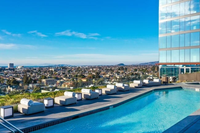Building Photo - The Skylyne at Temescal Rental