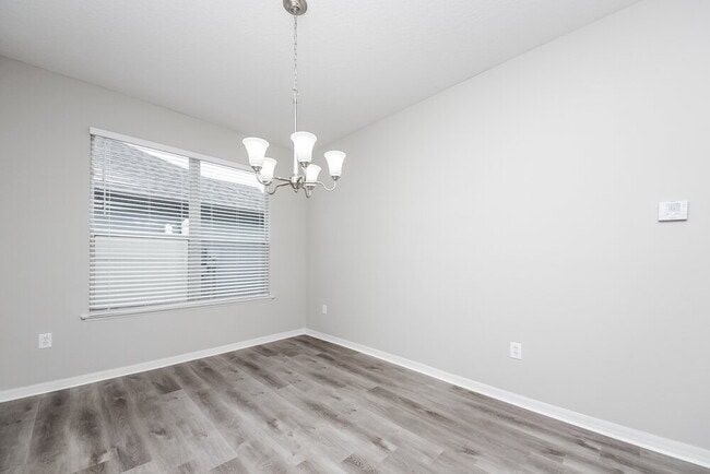 Photo - 2041 The Oaks Blvd Casa