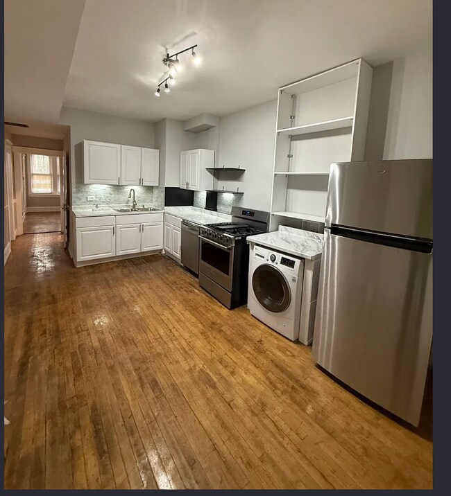 Building Photo - 853 N Wolcott Ave Unit 1