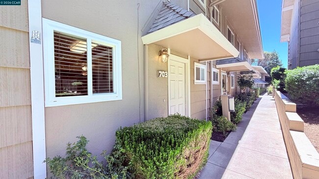 Building Photo - 394 Ilo Ln