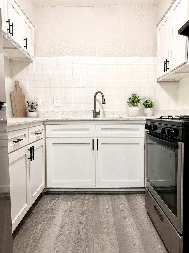 The Court at Oak Forest - The Court at Oak Forest Apartments