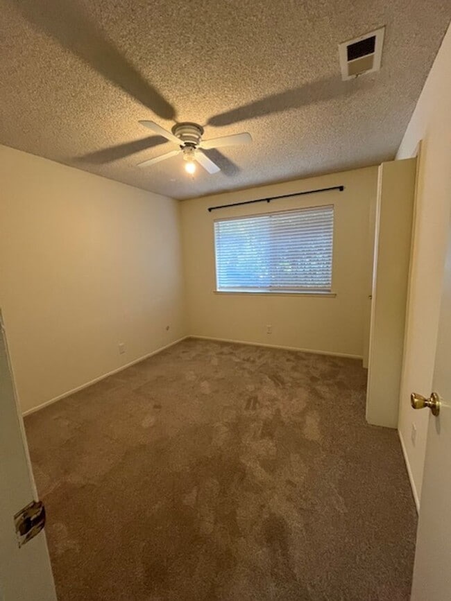 Photo - 1209 Drake Cir