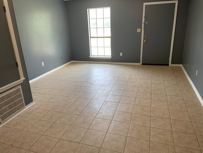 Photo - 920 Chippewah Dr