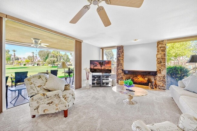 Building Photo - 42419 Adams St Unit 204