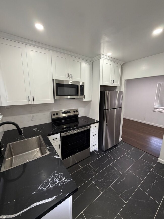 Photo - 128 Dartmouth Rd Unit 02