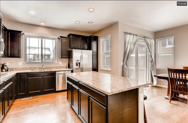 Photo - 12932 Norway Maple St