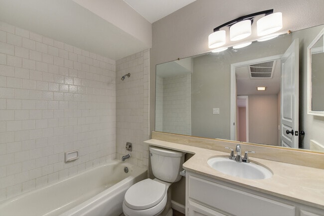 Building Photo - 6933 Trovita Way