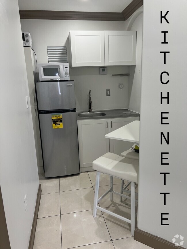 Building Photo - 13991 SW 153rd Ave Unit West Kendall Studio Renta Rental