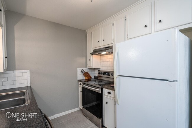 Photo - 912 N Judge Ely Blvd