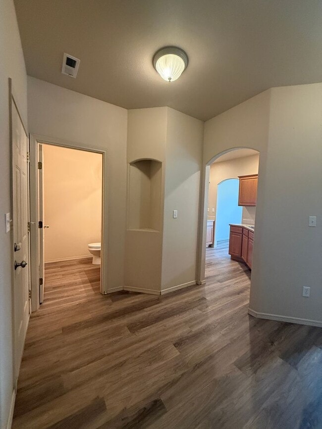 Photo - 9904 Mia Ln