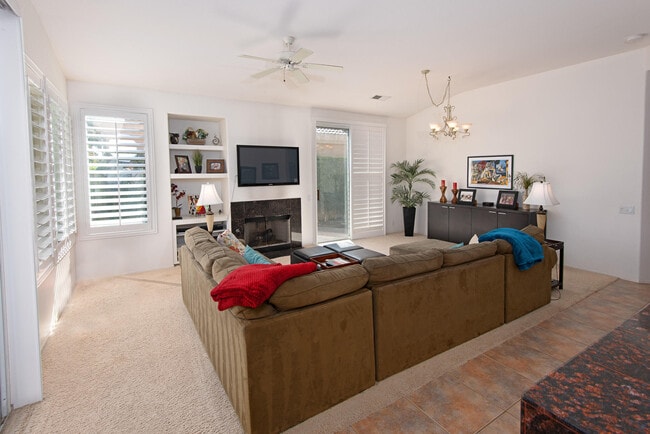 29488 W Laguna Dr