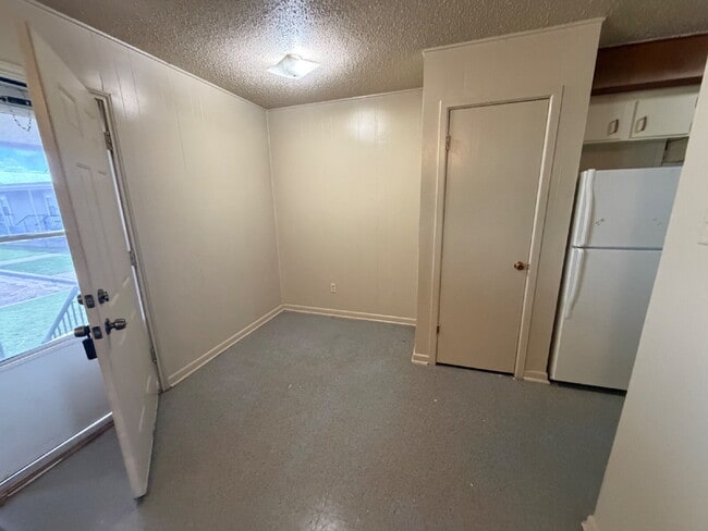 Photo - MOVE IN SPECIAL- Cozy 1-Bedroom Unit in Lubbock – Ideal for Urban Living! Unit #6