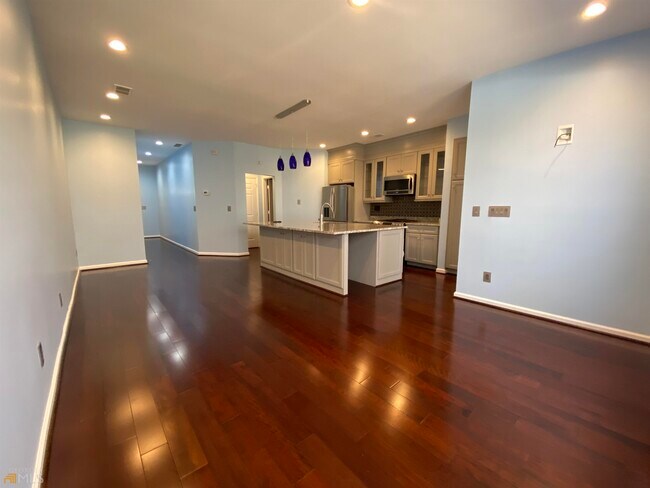 Photo - 5760 Terremont Cir