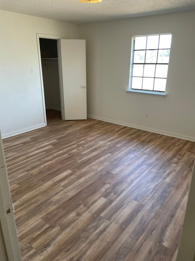 Photo - 1661 Alexander Ct