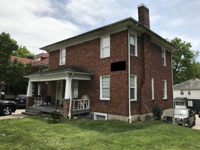 Building Photo - 1504 Rosemary Ln Unit Apt A