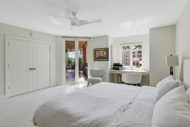 Photo - 100 SE 5th Ave Unit 305