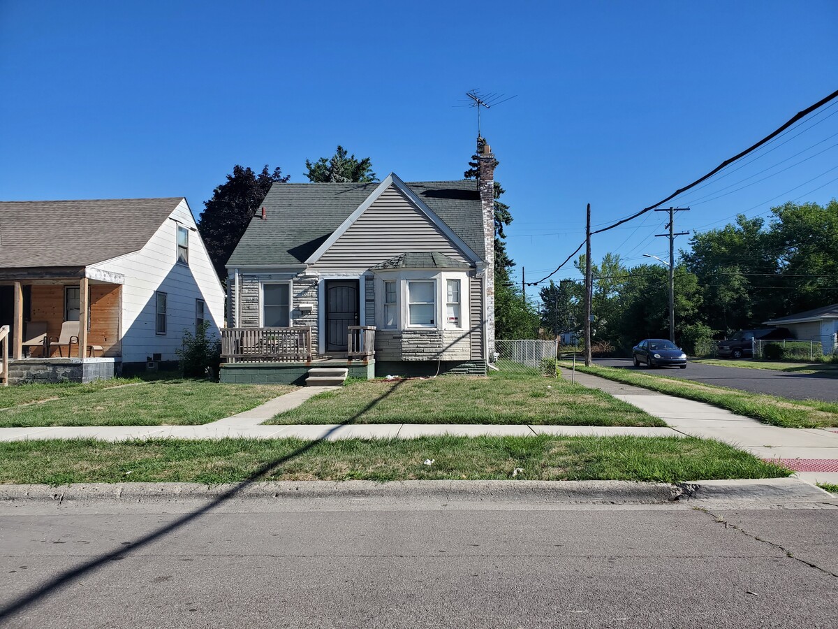 Photo - 16117 Lappin St