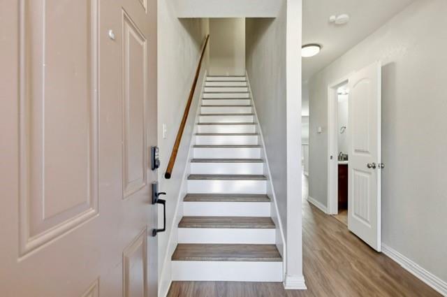 Photo - 2320 Bloomfield Dr