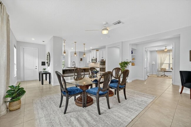 Photo - 9624 SW Royal Poinciana Dr