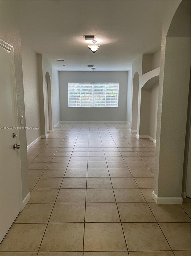 Photo - 16637 SW 52nd St