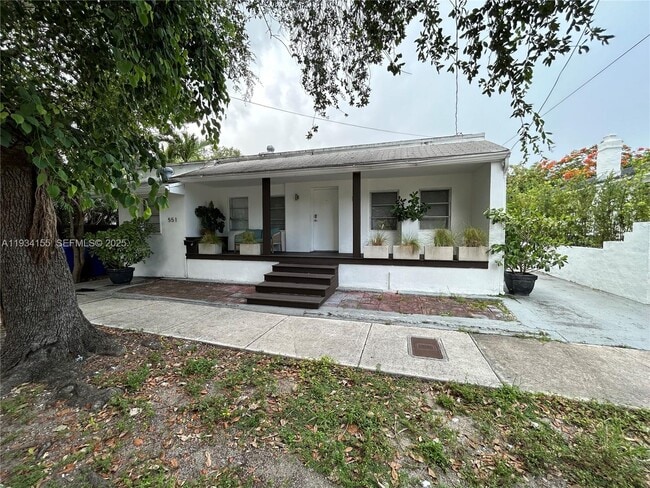 Photo - 551 NW 41st St Unidad 3