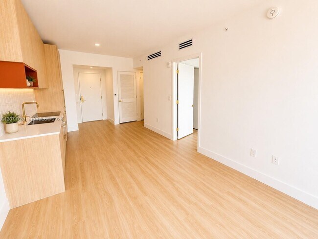 Photo - 90 NE 32nd St Unit 709