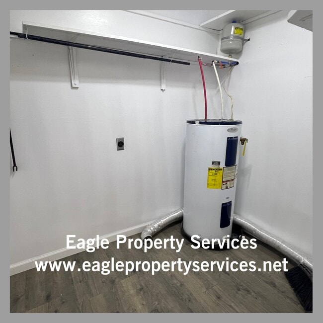 Photo - 211 Frontier Trail NW