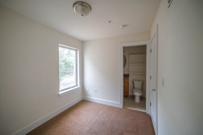 Photo - 441 N 32nd St Unidad B