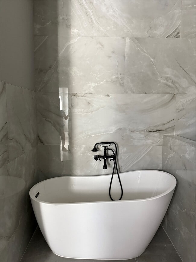 Photo - 10123 Grover Ln