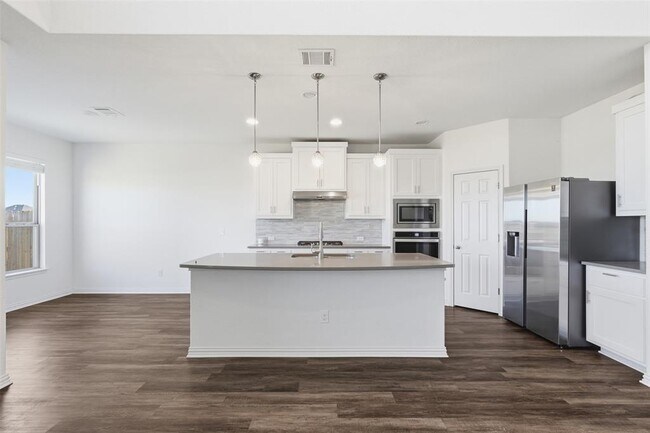 Photo - 3200 Hidalgo Loop