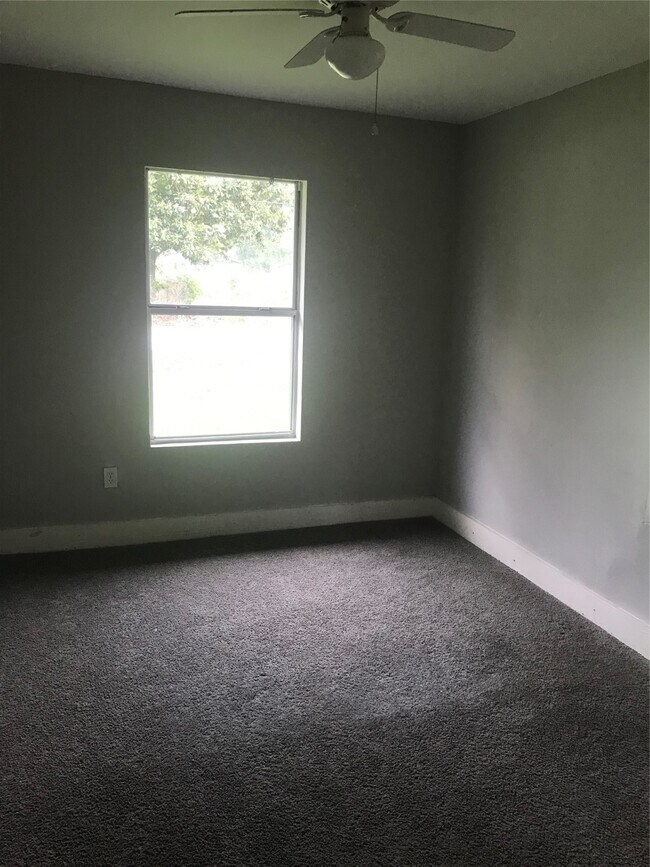 Photo - 1728 Kansas St