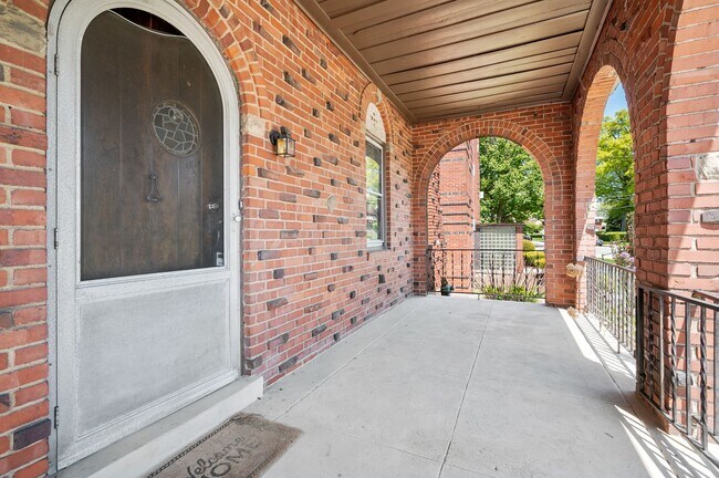 3846 Brownsville Rd