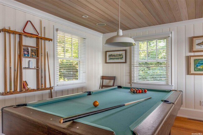 Photo - 930 W Cove Rd