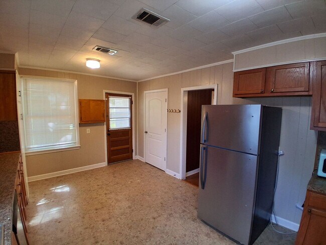 905 Pinckney Ave