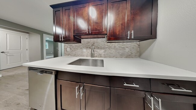 Photo - 1105 S Woodlawn St Unit 2