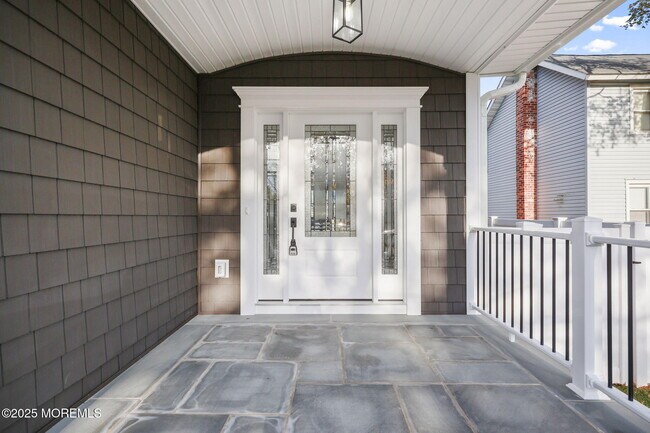 Photo - 211 Rockwell Ave