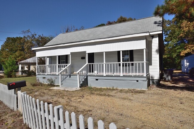 Photo - 628 Nashville Rd