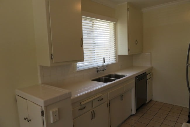 Photo - 402 Montana Ave in Santa Monica - 4 blocks...