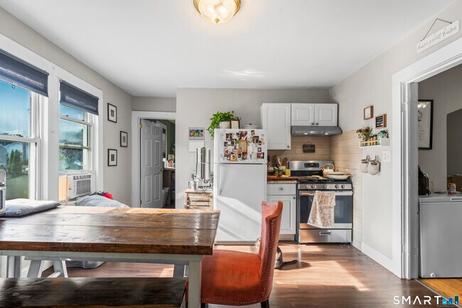 Photo - 383 Davis St Unit 2